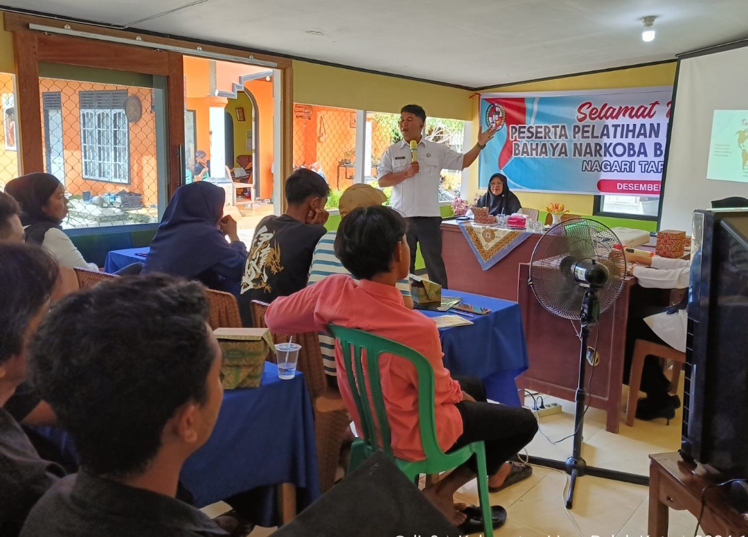 Pemerintahan Nagari Tarantang Kabupaten Limapuluh Kota menyelenggarakan pelatihan dan penyuluhan bahaya narkoba bagi masyarakat Nagari Tarantang pada Rabu (11/12/2024). (Foto: Pemnag)