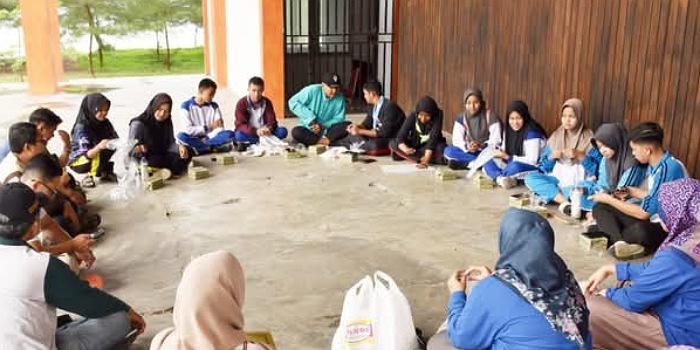 Ecobrick di Pantai Kata Pariaman.
