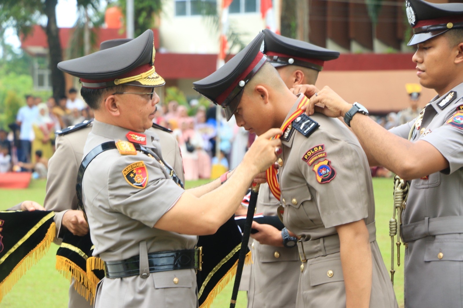 Kapolda Sumbar, Irjen Pol&nbsp;Suharyono melantik sebanyak 273 Bintara Baru Gelombang II TA 2024 di SPN Polda Sumbar, Rabu (18/12).