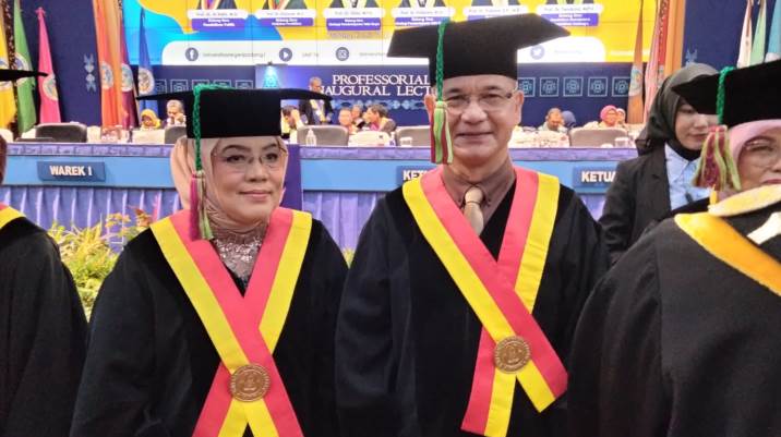 Prof Dr Suryanef MSi dan Prof Dr Al Rafni MSi.