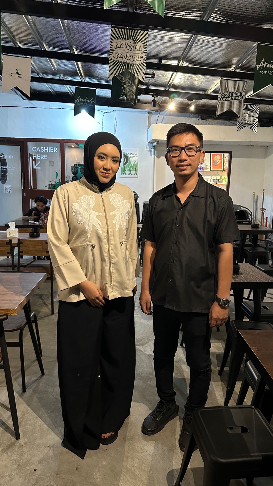 Heru terlihat mendapat dukungan dari Anggota DPR RI Cindy Monica Salsabila Setiawan.