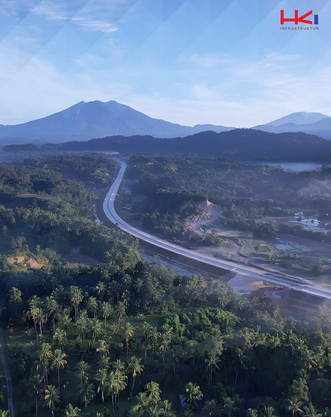 Tol Padang-Sicincin memberikan sensasi berbeda. Itu terlihat dari foto-foto pemandangan alam indah yang diposting di media sosial HKI.