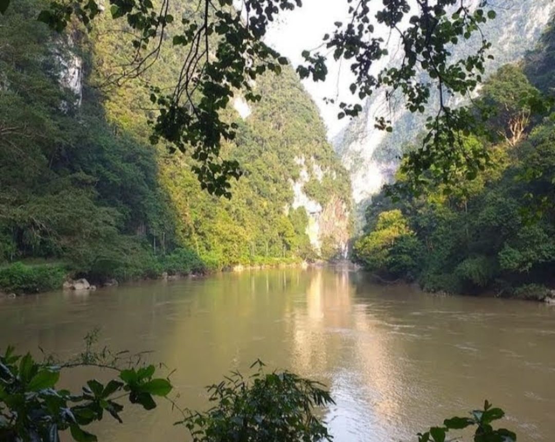 Sungai di Kompleks karst di Silokek, Sijunjung. (Foto: Ridwan)