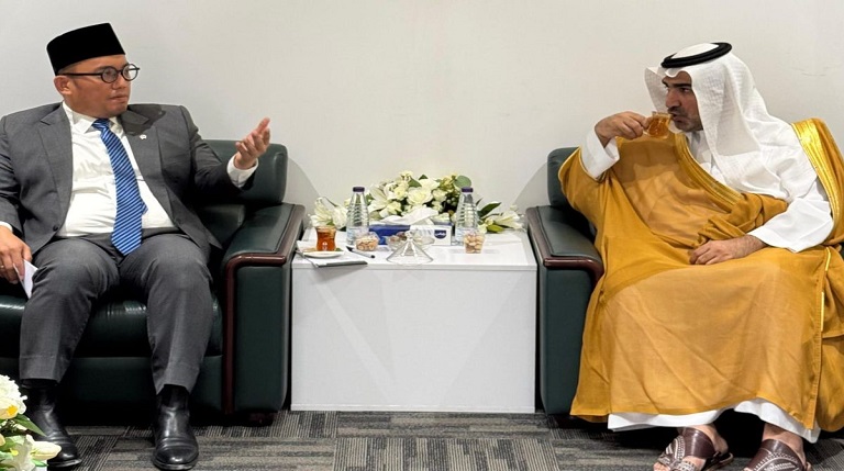 SINERGI: Dahnil Anzar Simanjuntak bertemu dengan Hassan bin Yahya Al Manakhrah di Jeddah, Arab Saudi (25/12).(HUMAS BP HAJI)