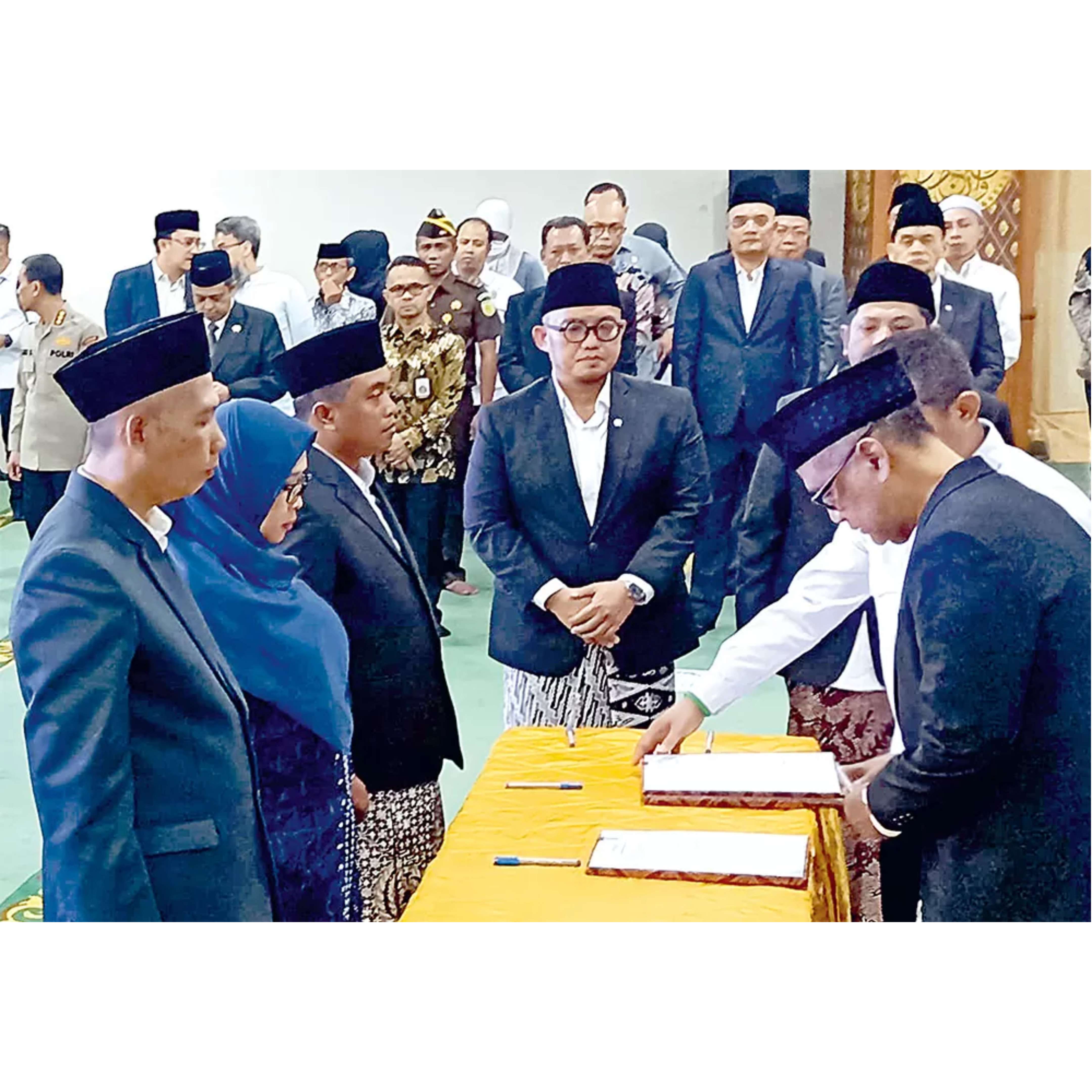 Mochammad Irfan Yusuf melantik sejumlah Pejabat BP Haji. (Jawapos)