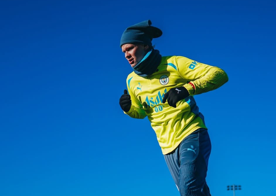 Erling Haaland latihan jelang laga Manchester City melawan West Ham United di Stadion Etihad, Sabtu (4/1/2025), pukul 22.00 WIB. (Foto: Instagram @mancity)