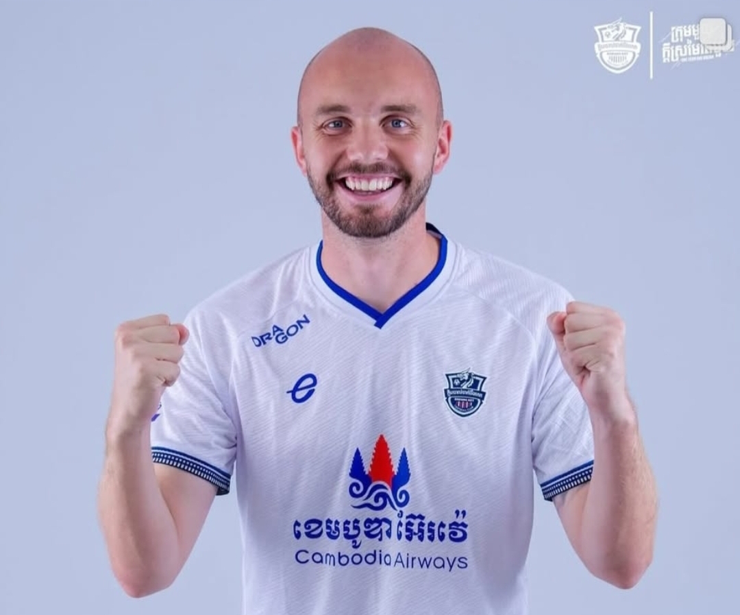 Mantan pemain Semen Padang FC Charlie Thomas Scott resmi bergabung dengan Boeung Ket FC pada jendela transfer kedua Liga Utama Kamboja musim 2024/2025. (Foto: Instagram Charlie Scott)