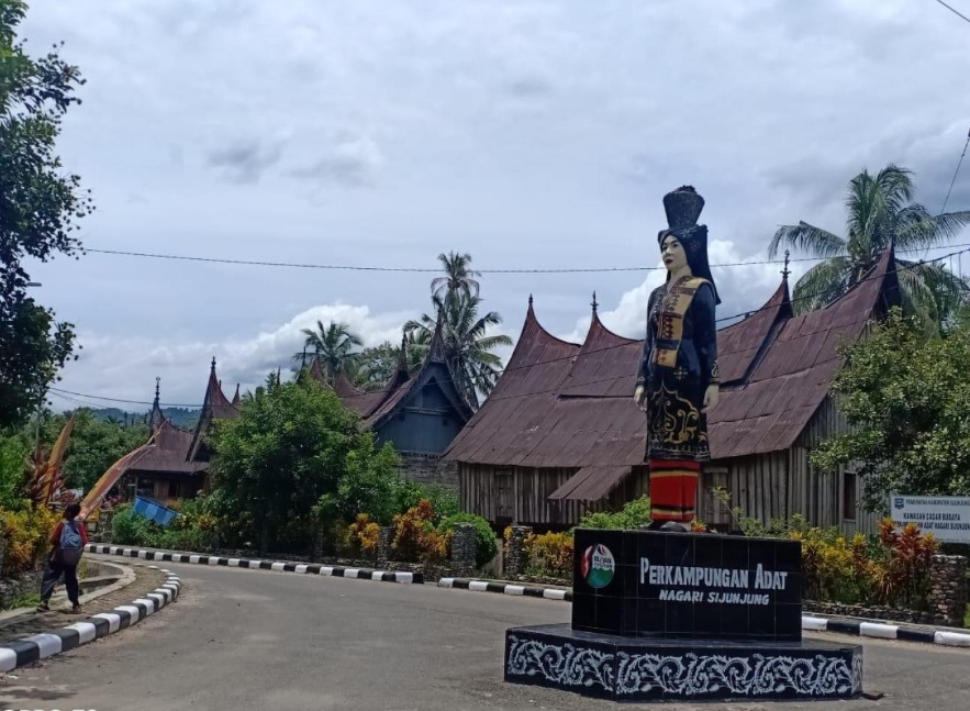 Desa Wisata Perkampungan Adat Nagari Sijunjung Raih Penghargaan ASEAN 2025 di Malaysia. (Foto: Jadesta)