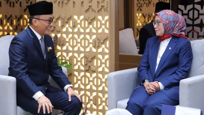 Kepala BKN Zudan Arif Fakrulloh yang baru saja dilantik beraudiensi dengan Menteri PANRB Rini Widyantini (kanan).