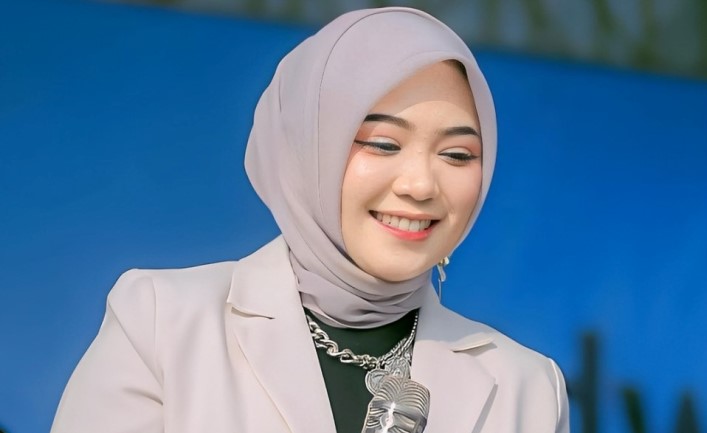 Fauzana, Artis Minang.
