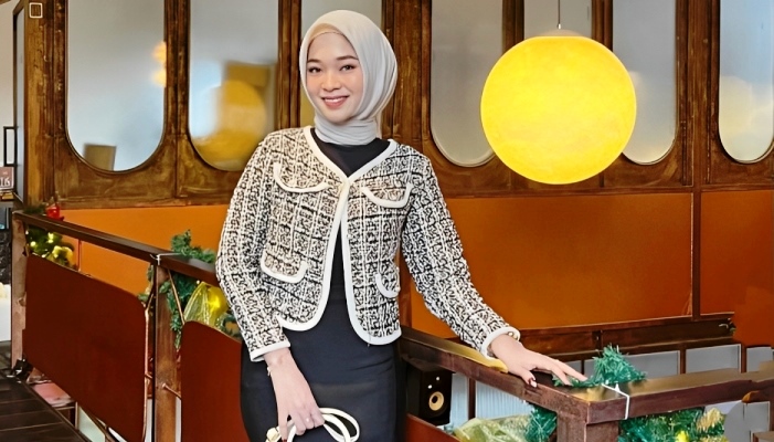 Dwi Anggraini, Penyanyi Pop Minang.