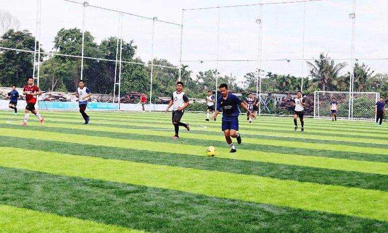 Lapangan mini soccer hasil kolaborasi antara PT Kereta Api Indonesia (Persero) Divisi Regional II Sumatera Barat dan Relone Arena.