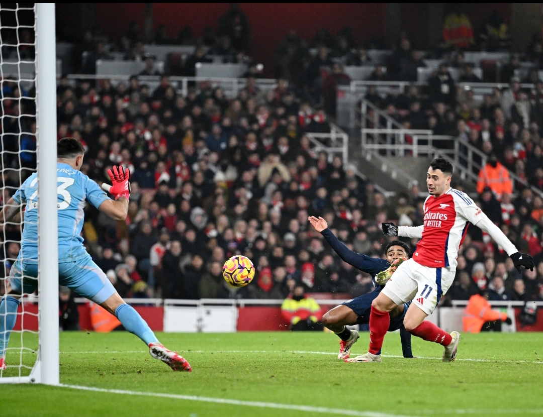 Gabriel Martinelli mencetak gol pertama bagi Arsenal pada menit ke-35 dalam laga melawan Aston Villa yang berakhir 2-2. (Foto: X/ @arsenal)