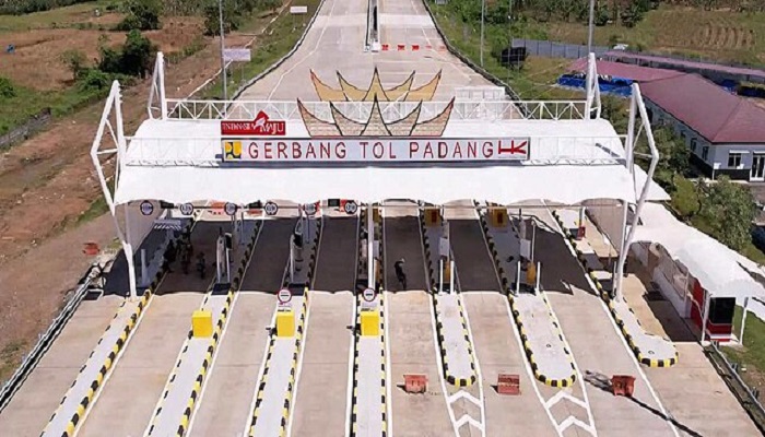 BELUM DIOPERASIKAN: Gerbang Tol Padang-Pekanbaru yang berada di Nagari Kasang, Kecamatan Batanganai, Padangpariaman.(DOK PADEK)