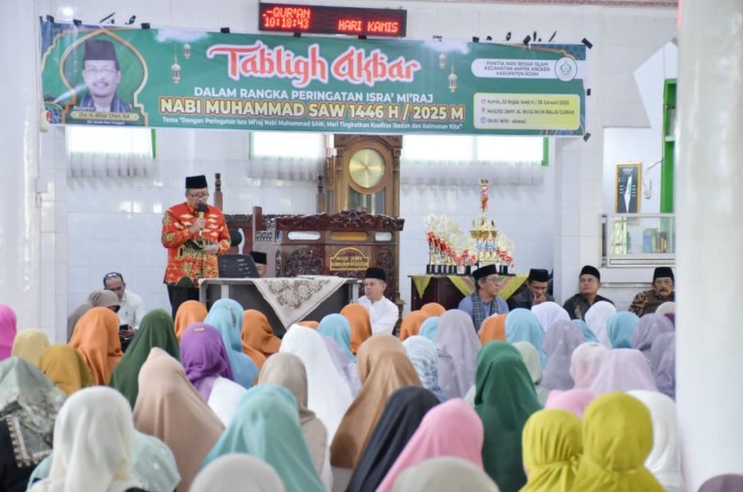 Bupati Agam Andri Warman hadiri tabligh akbar peringatan Isra Mi&rsquo;raj Nabi Muhammad SAW 1446 Hijriah, Kamis (30/1). (Foto: Kominfo)