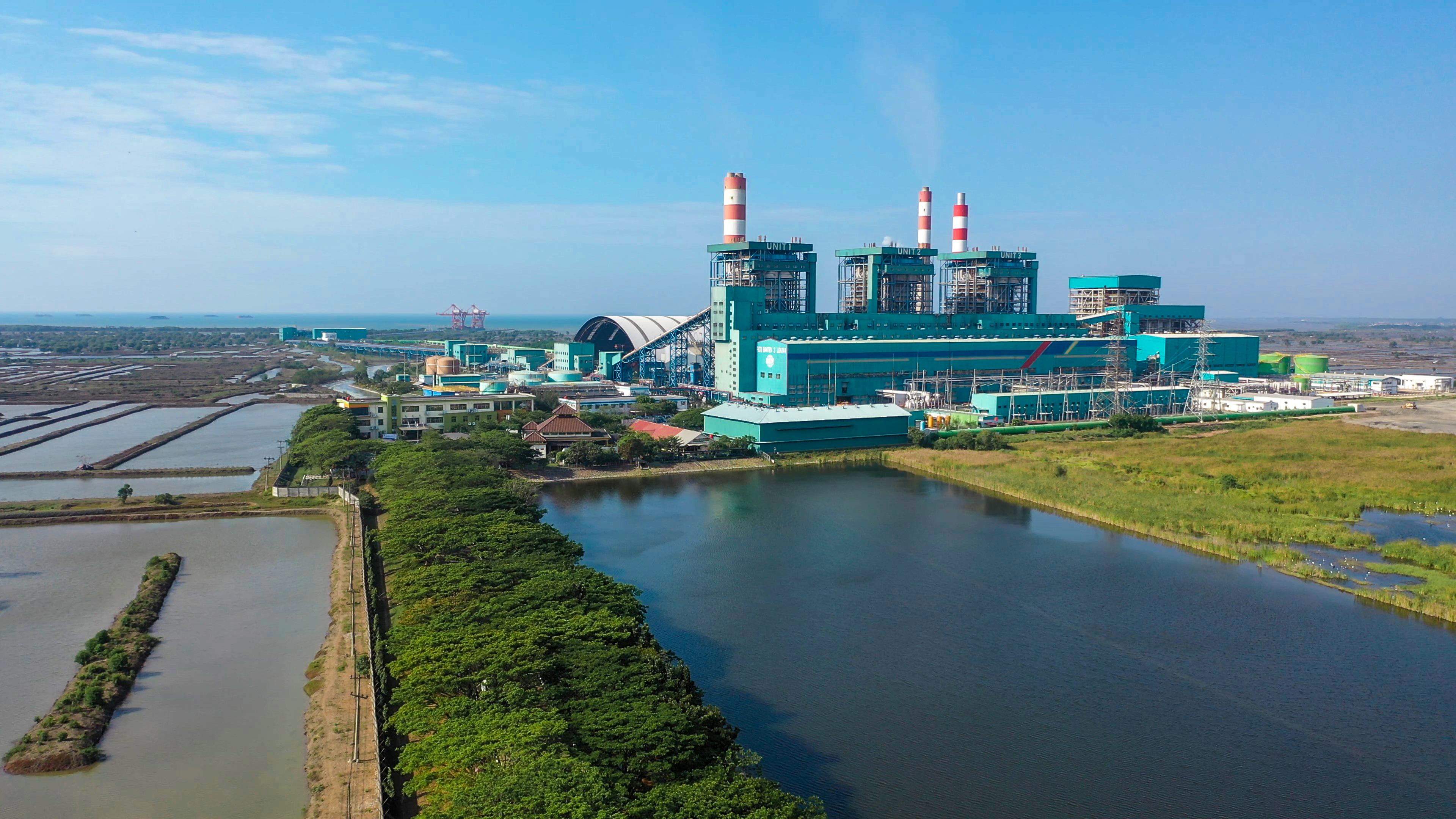 Pembangkit Listrik Tenaga Uap (PLTU) Lontar berkapasitas 3x315 Megawatt (MW) yang berada di Kabupaten Tangerang, Banten sebagai salah satu pembangkit yang menerapkan co-firing biomassa.