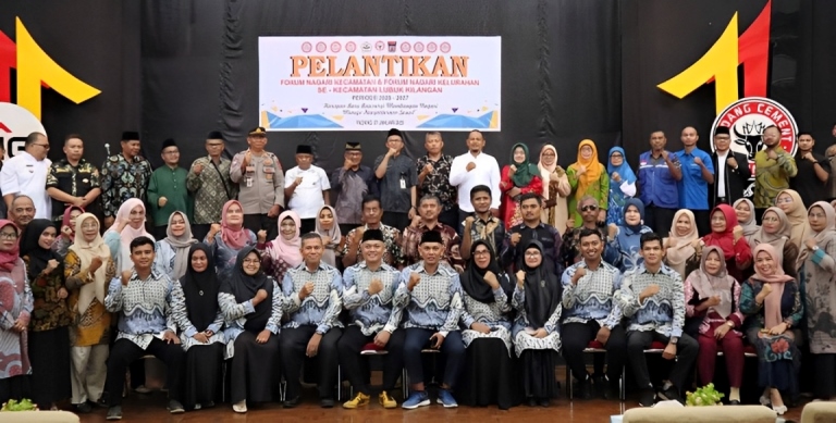 Pengurus Forum Nagari Kecamatan Lubukkilangan dan Forum Nagari Kelurahan se-Kecamatan Lubukkilangan dilantik di GSG PT Semen Padang.