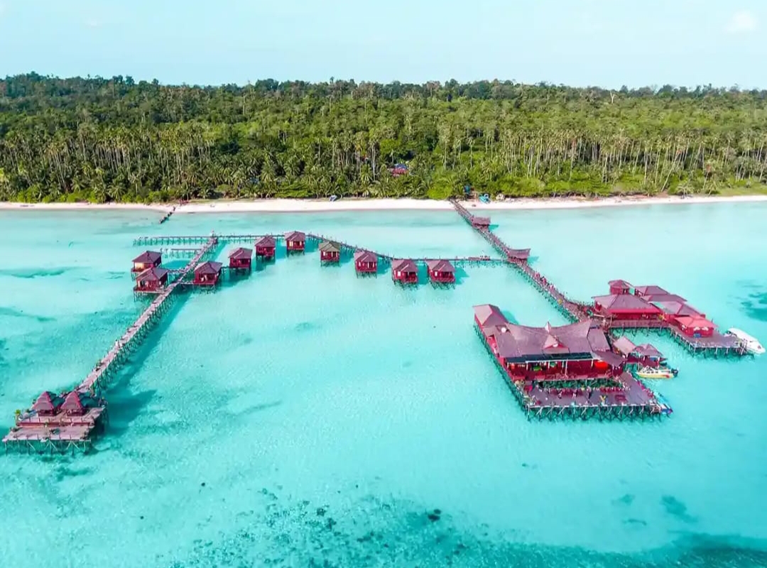 EVENT DUNIA: Pulau Maratua yang sering disebut sebagai Maldivesnya Indonesia siap memperkenalkan pesonanya ke mata dunia melalui event Maratua Run 2025. (Foto: Dok. Pemprov Kaltim)