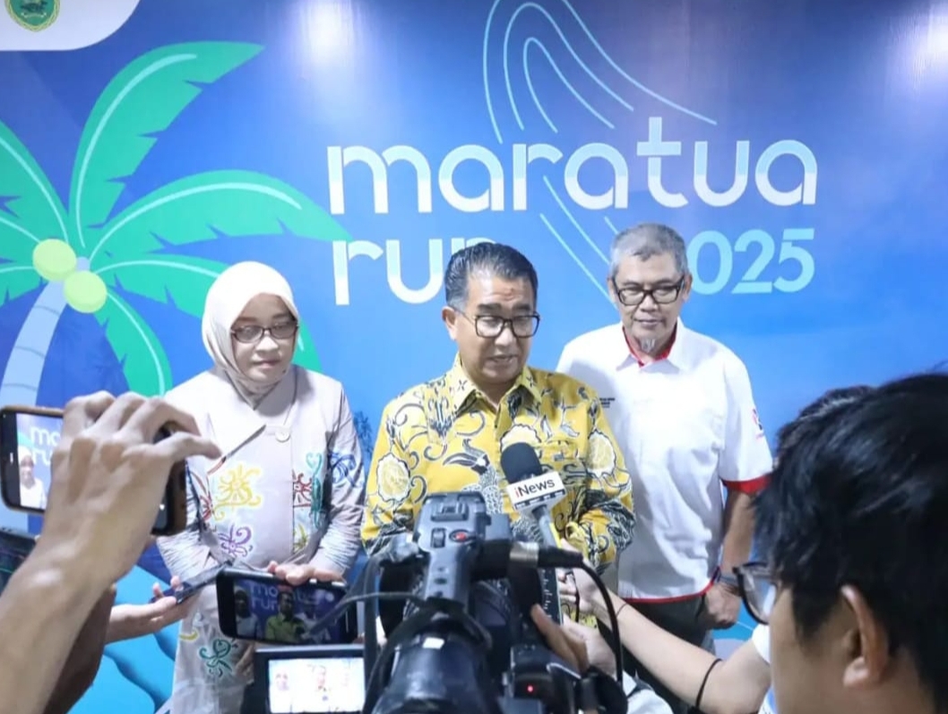 GAET WISATAWAN: Penjabat Gubernur Kaltim Akmal Malik memberikan keterangan pers kepada wartawan tentang iven Maratua Run 2025. (Foto: Dok. Pemprov Kaltim)