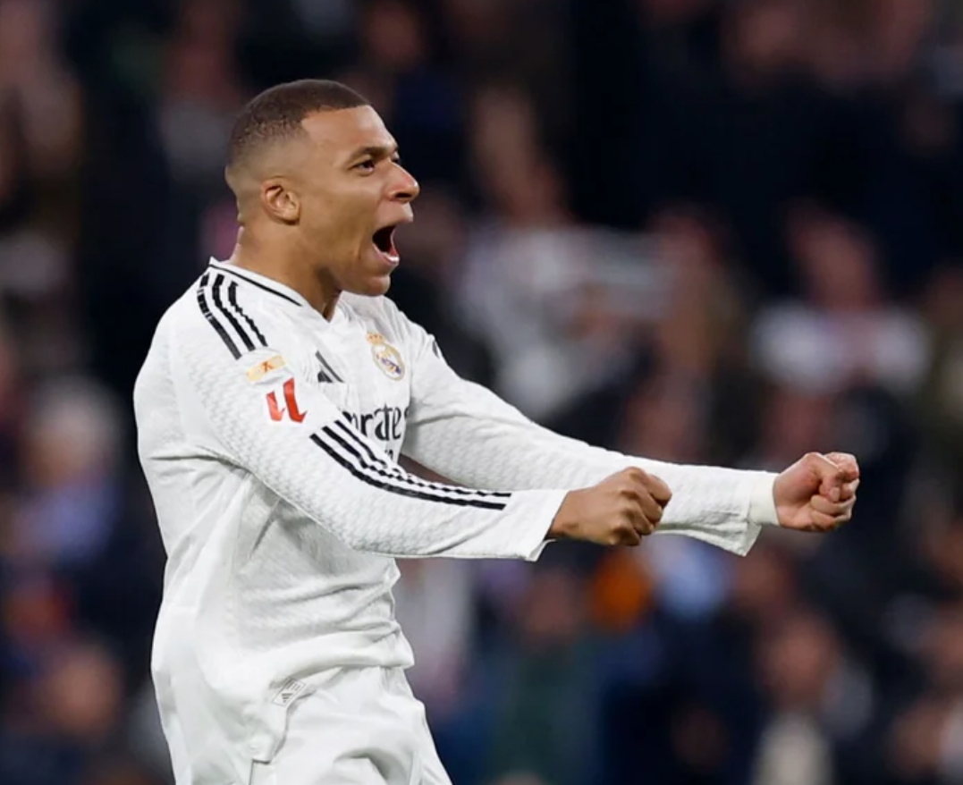 Kylian Mbappe menyamakan kedudukan di awal babak kedua dalam pertandingan lanjutan liga Real Madrid vs Atletico Madrid yang berakhir imbang 1-1. (Foto: realmadrid.com)