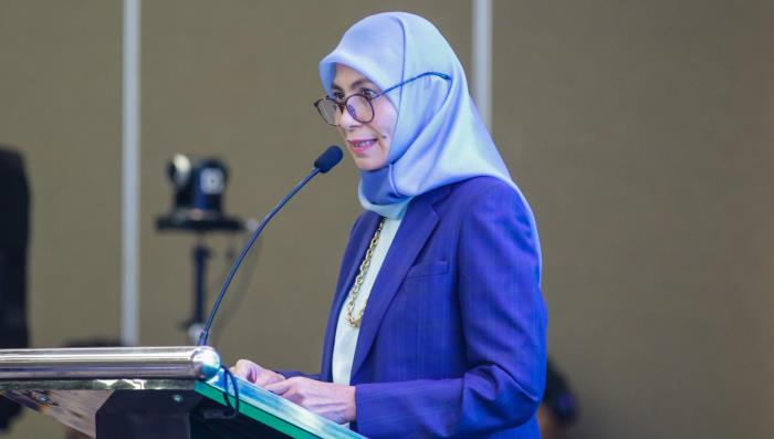 Direktur Keuangan PLN Sinthya Roesly