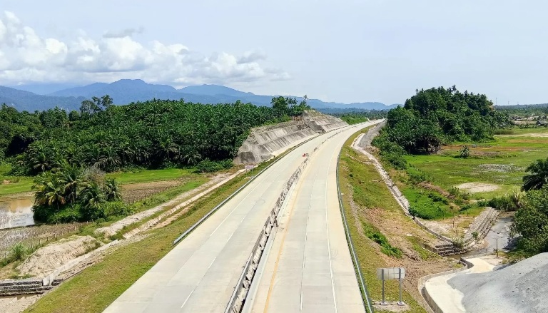 KABAR GEMBIRA: Ruas Tol Padang-Sicincin menjadi satu dari delapan tol yang akan digratiskan oleh pemerintah selama libur Lebaran 2025.(DOK HK)