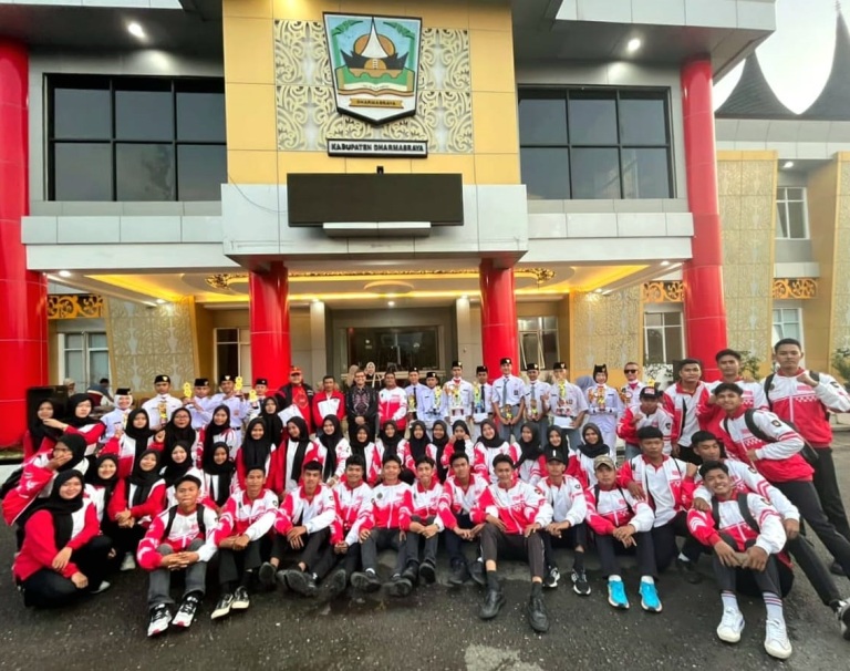 ANTUSIAS: Para peserta dari 21 sekolah tingkat SLTP dan SLTA se-Dharmasraya saat mengikuti LPPB untuk pertama kalinya yang digelar di Dharmasraya.(TIM LAMAN GURU)