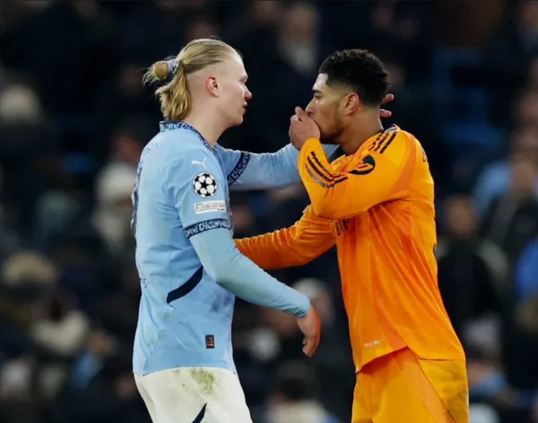 Bintang Manchester City Erling Haaland (kiri) bersama penentu kemenangan Real Madrid, Jude Bellingham. (Foto: Reuters)