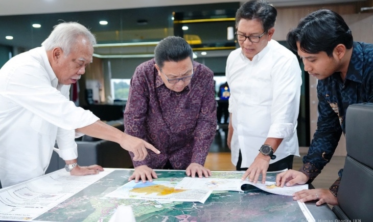 Kepala Otorita IKN, Basuki Hadimuljono menerima kunjungan Boy Thohir yang ingin membangun Taman Safari Indonesia di atas lahan seluas 225 hektare. (Foto Kaltim Post)