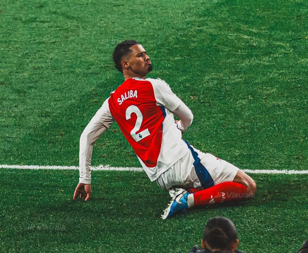 Di tengah krisis lini depan, Mikel Arteta mendapat tawaran tak terduga dari bek tengah Arsenal, William Saliba. (Foto: Instagram/ @w.saliba4)