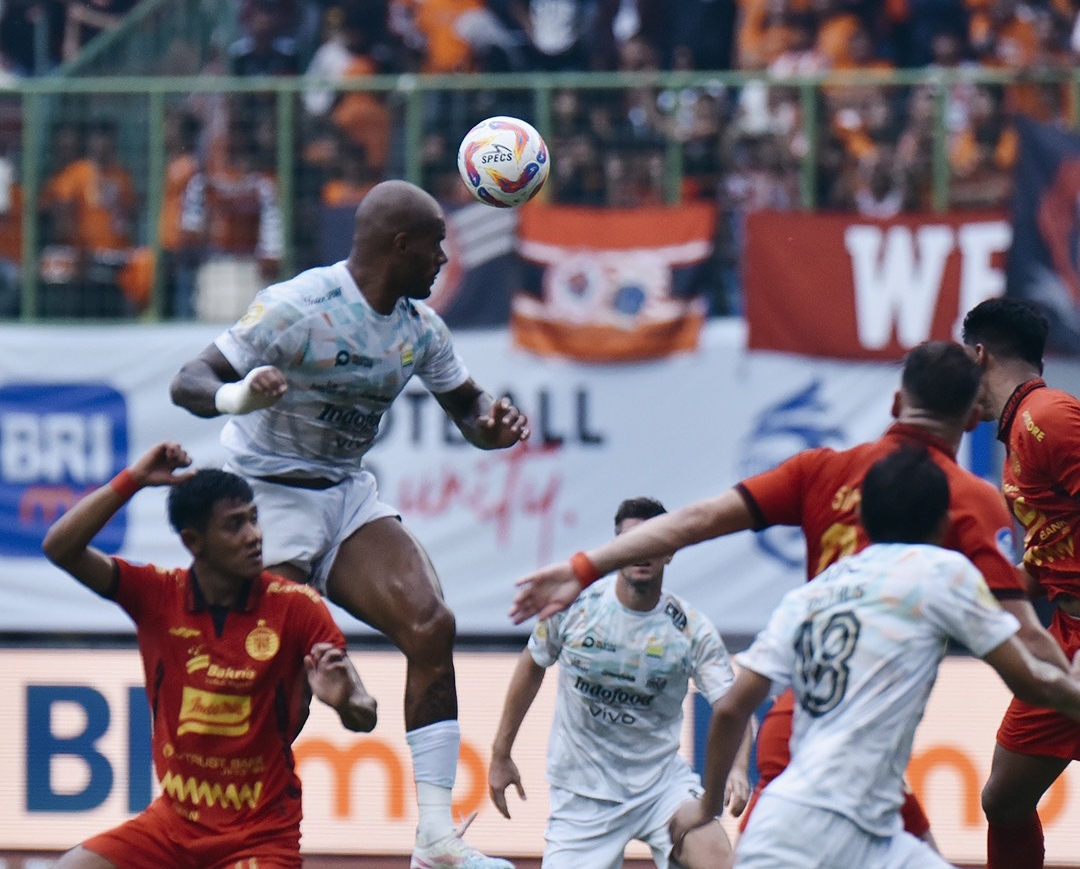 Gol sundulan David da Silva pada menit ke-70 mengubah skor Persib vs Persija menjadi 2-2 dalam pertandingan Liga 1, Minggu (16/2). (Foto: Instagram Persib)