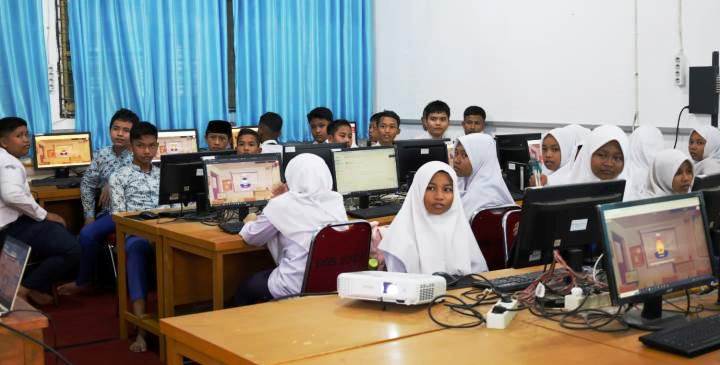 Pelatihan Thematic Academy Basic Cyber Security (TA BCS) yang diikuti oleh 40 siswa-siswi SMP/MTs se-Kota Pariaman.