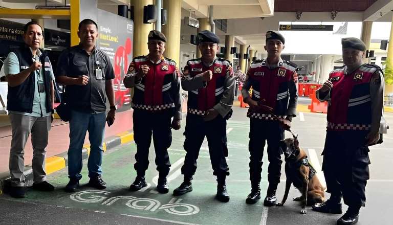 Unit K9 Polda Sumbar perkuat pengawasan narkoba di Bandara Internasional Minangkabau. (Humas Polda Sumbar)