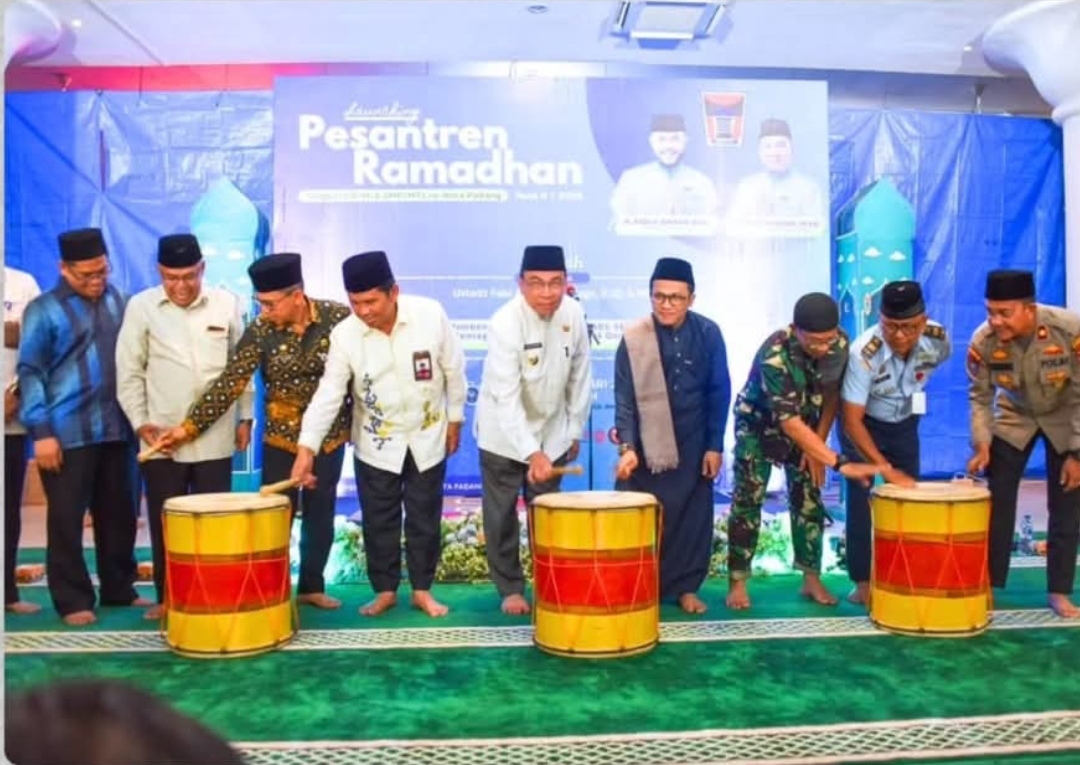 Wakil Wali Kota Padang, Maigus Nasir resmi meluncurkan Program Pesantren Ramadhan 1446 H yang akan berlangsung pada 6-25 Maret 2025. (Foto: Prokopim)