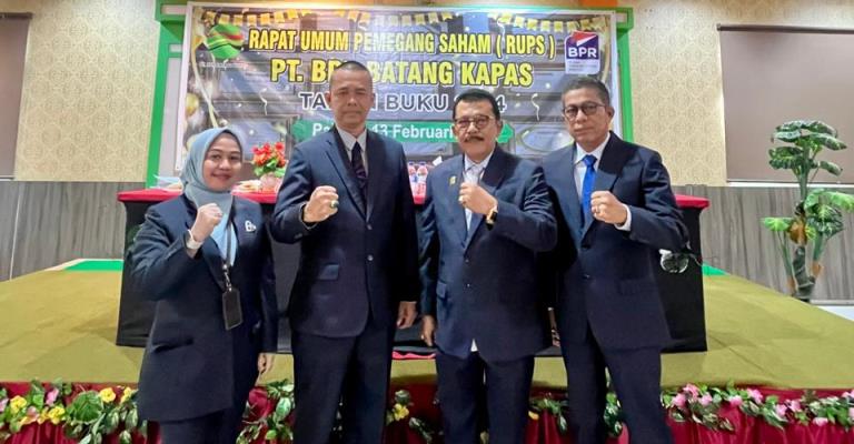 Afriani, Rizal Mahdi, Syofian Sara, dan Yuri Hardian.