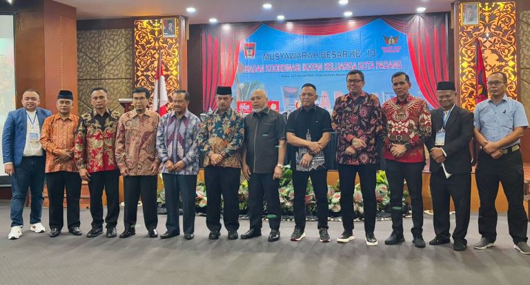 H Afrizel Azis kembali pimpin Bako IKK Padang Periode 2025-2030.