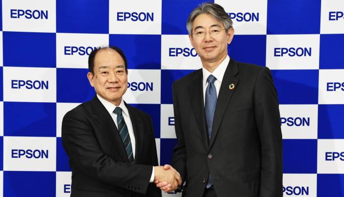 Yasunori Ogawa (kiri), Chairman dan Director, Seiko Epson Corporation dan Junkichi Yoshida (kanan), President and Representative Director, Chief Executive Officer, Seiko Epson Corporation.