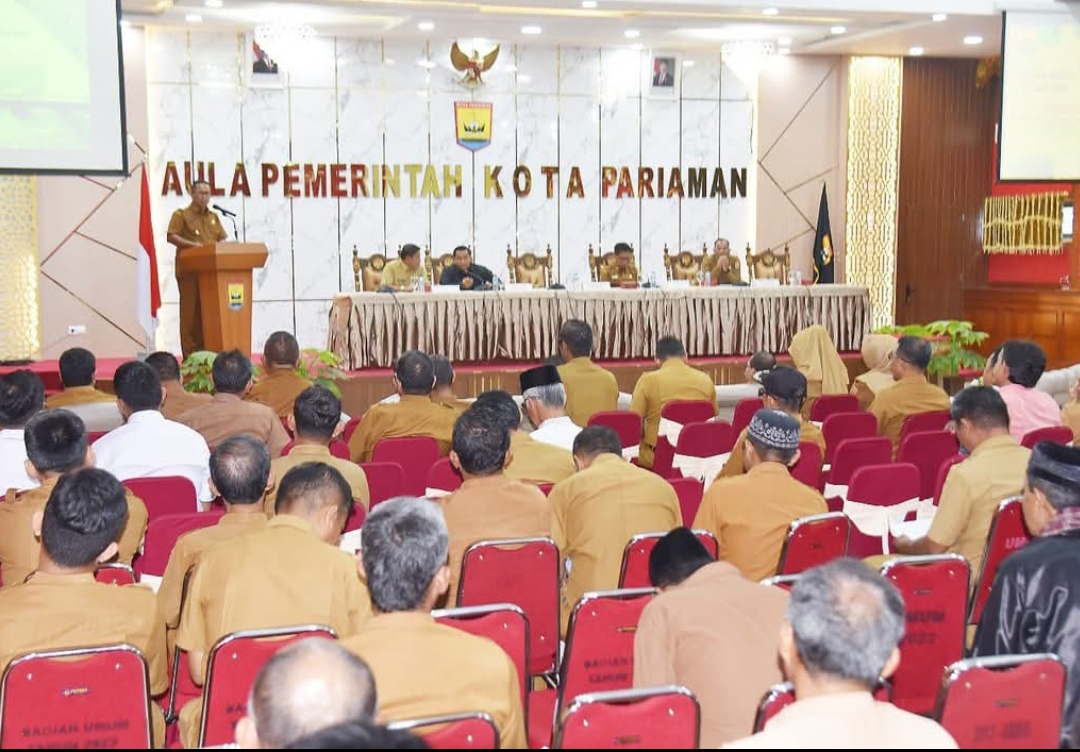 Wakil Wali Kota Pariaman, Mulyadi, membuka Forum Konsultasi Publik Rancangan Awal RKPD Kota Pariaman 2026, di Aula Balaikota Pariaman pada Senin (24/2/2025). (Foto: Kominfo)