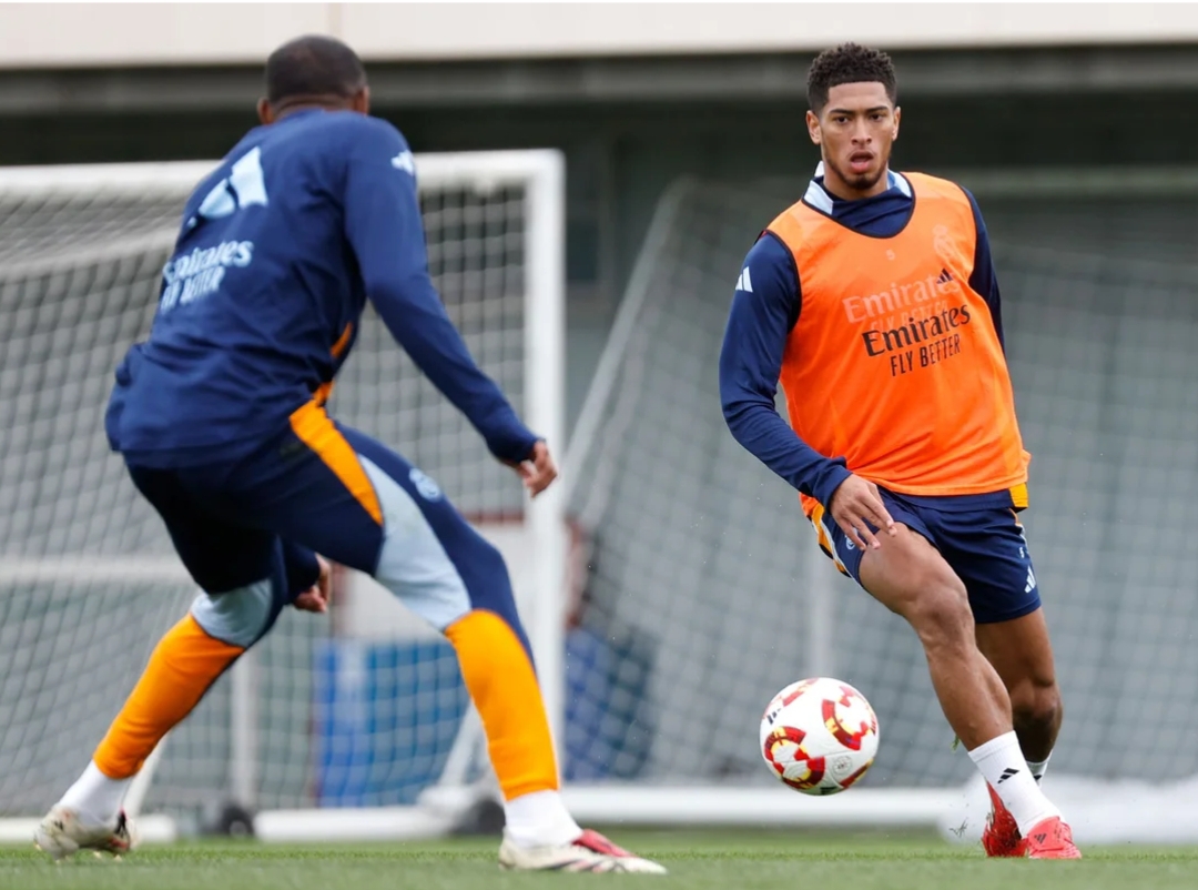 Gelandang Real Madrid latihan jelang laga leg pertama semifinal Copa Del Rey 2025. Sementara rekannya, Kylian Mbappe tidak ikut latihan karena masalah gigi. (Foto: Antonio Villalba/ realmadrid.com)