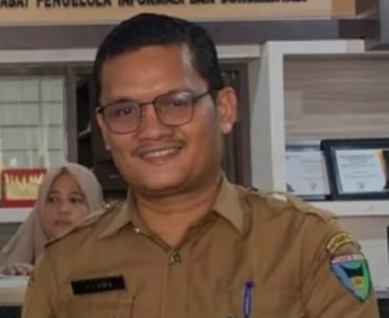 Kadis Kominfo Pessel, Wendi. (dok yon)