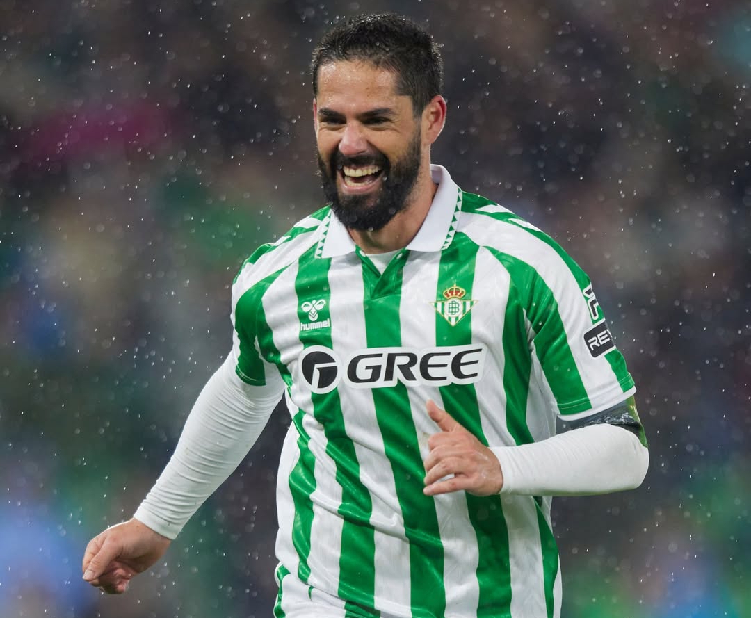 Isco Alarcon menjadi bintang utama pertandingan dan memastikan kemenangan Real Betis vs Real Madrid 2-1. (Foto: Instagram @realbetisbalompie)