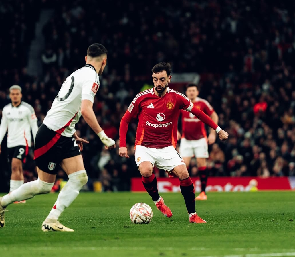 Manchester United dan Fulham bermain imbang 1-1 hingga akhir perpanjangan waktu dalam laga putaran kelima Piala FA di Old Trafford, Minggu (3/3/2025) dini hari WIB. (Foto: Instagram @manchesterunited)