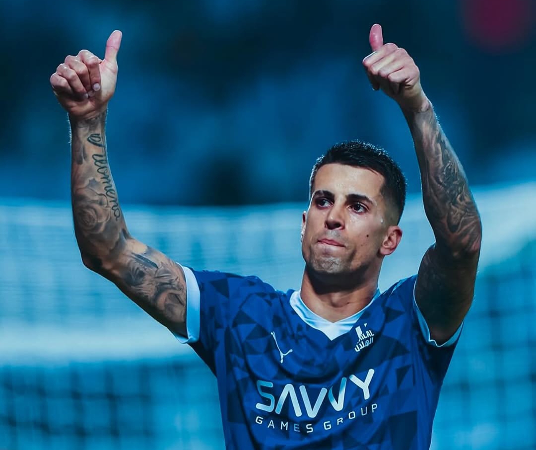 Bek sayap internasional Portugal, Joao Cancelo, absen selama dua bulan di Al Hilal karena cedera hamstring.(Foto: Instagram @jpcancelo)