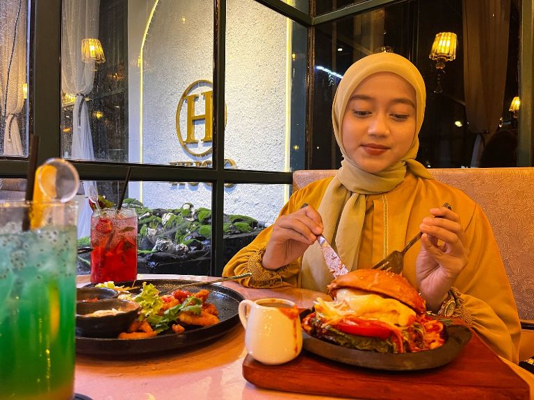WESTERN: Masakan eropa yang bisa ditemui di Cafe Charlotte dan sangat cocok untuk dijadikan sebagai menu berbuka puasa.(CAFE CHARLOTTE)