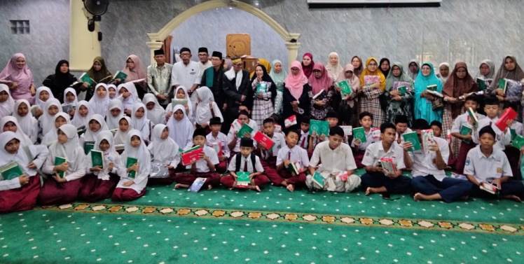 Pesram 1446 H di Masjid Raya Al-Munawarah, Siteba, Padang, diikuti 208 peserta dari lingkungan sekitar masjid.