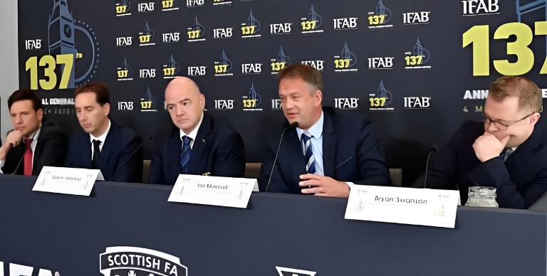 IFAB dan FIFA keluarkan aturan baru untuk kiper dan rencana penggunaan teknologi dalam sepakbola (foto: fatunetwork.net)