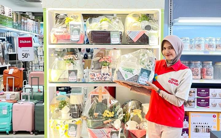 Azko Sudirman Padang, store Azko terbesar dan terlengkap di Sumatera Barat, menghadirkan berbagai promo spesial Ramadan dengan diskon hingga 70%.