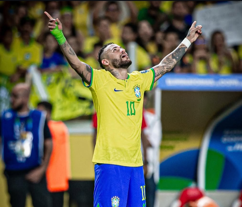 Bintang Brasil, Neymar, resmi kembali memperkuat Timnas Brasil setelah absen selama 16 bulan akibat cedera Anterior Cruciate Ligament (ACL) dan meniskus. (Foto: Instagram @neymarjr)