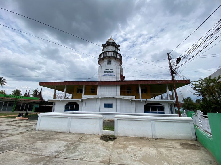 PERDANA: Masjid gadang yang merupakan masjid pertama di Kota Payakumbuh.(SY RIDWAN/PADEK)