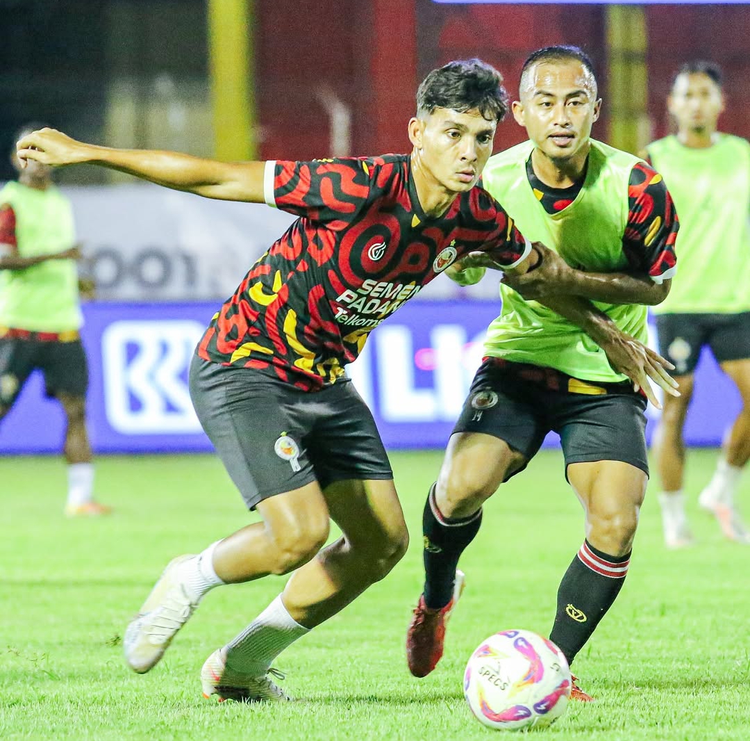 Para pemain Semen Padang FC latihan jelang laga melawan Persib Bandung. (Foto: Instagram Semen Padang FC)